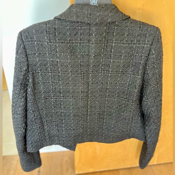 Black tweed jacket by Rag and Bone size 4, NWT, perfect condition, gold buttons - Picture 2 of 4